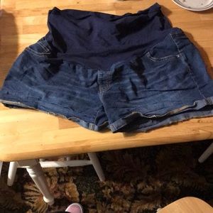 Maternity shorts